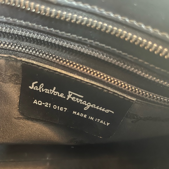 FERRAGAMO Gancici structured handbag - Picture 3 of 8
